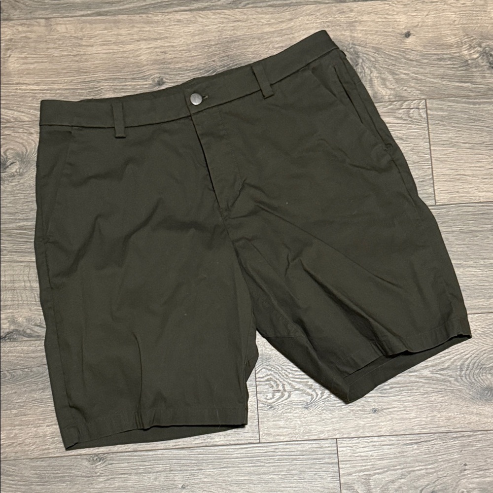lululemon athletica Men's Dark Green Flat Front Shorts